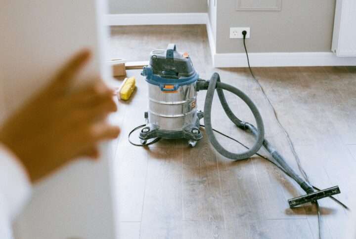 How Professional Equipment Speeds Up Water Damage Restoration